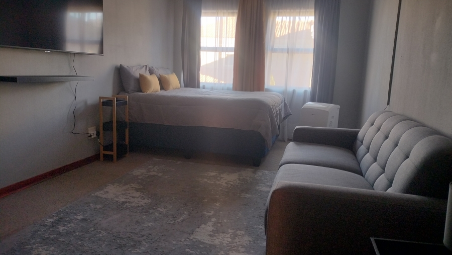 To Let 4 Bedroom Property for Rent in Safari Gardens North West